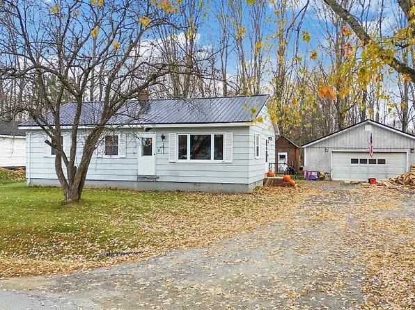 18 Sebasticook Drive, Clinton, ME 04927