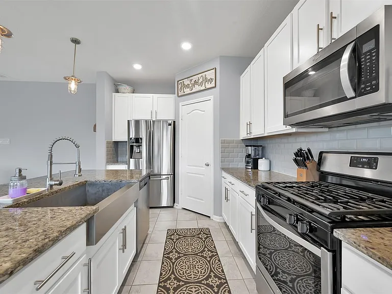 1127 Littleton Ct — Photo 17