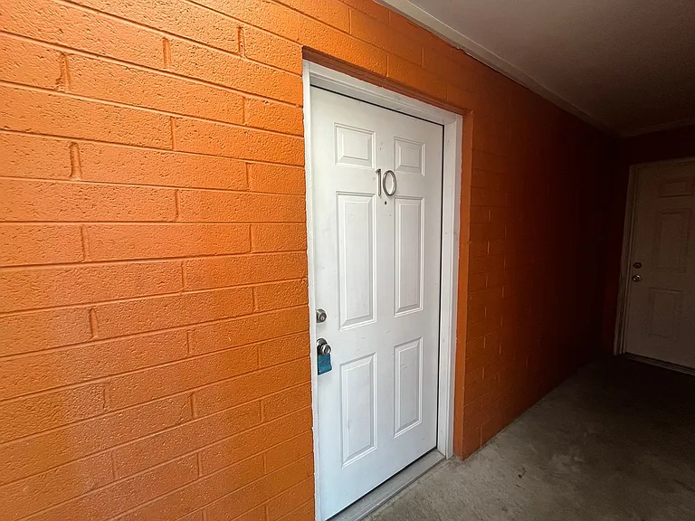 901 E. Pierce St. — Photo 42