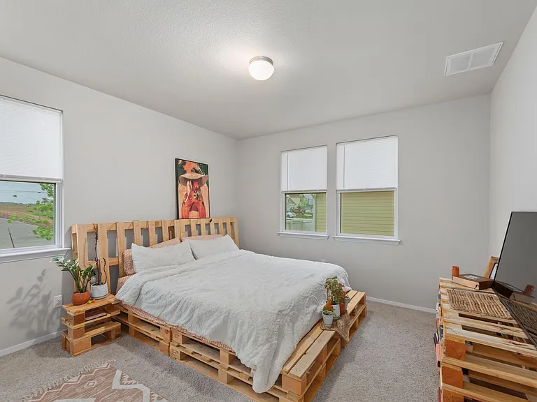 308 Catalina Dr — Photo 8
