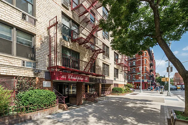 Rented by Oxford Property Group | media 9