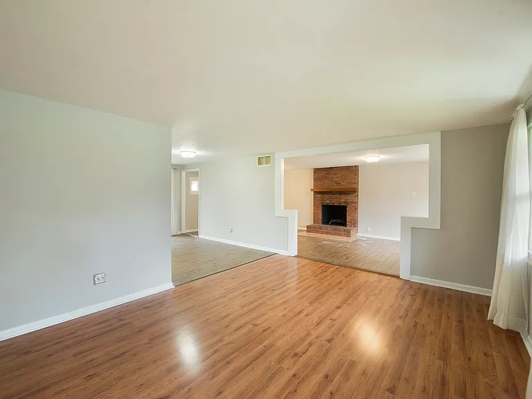3700 Caracas Dr — Photo 11