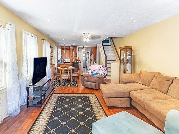 3rd image of 4311 Avenue K