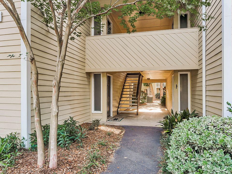 1st image of 1054 Anna Knapp Blvd APT 2E