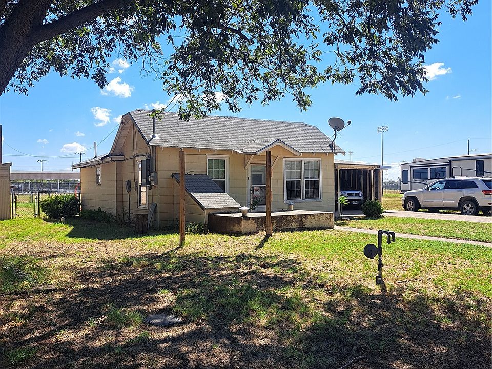 1st image of 303 S Avenue C