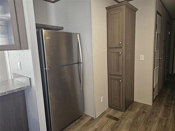 5th image of 2400 Dogwood St #40