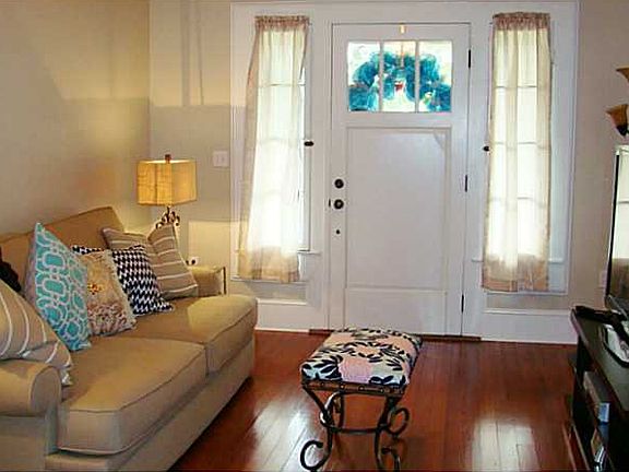 3rd image of 211 Aris Ave