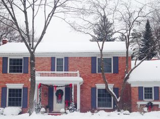 28615 Oak Point Dr, Farmington Hills, MI 48331