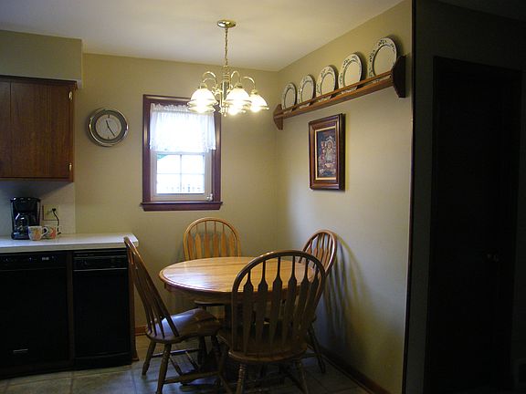 Eat-In space in kitchen