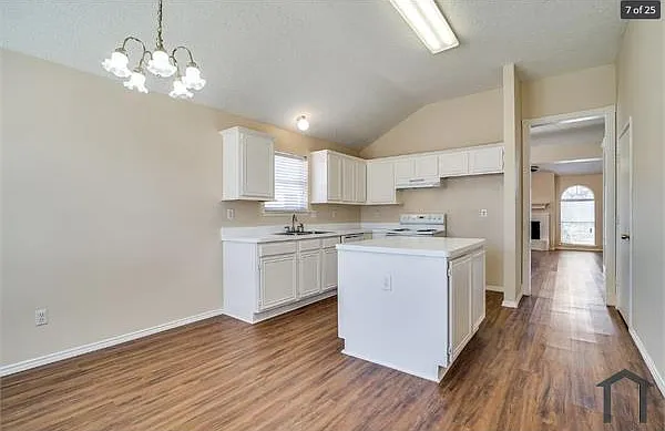 3 bed, 1633 sqft, $3,000 — Photo 4