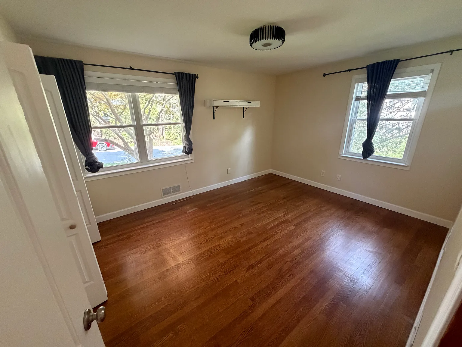 5 bed, 1534 sqft, $4,600 — Photo 3