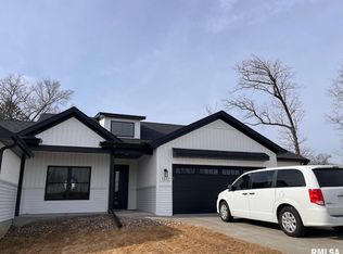 1372 Heights Ct, Bettendorf, IA 52722