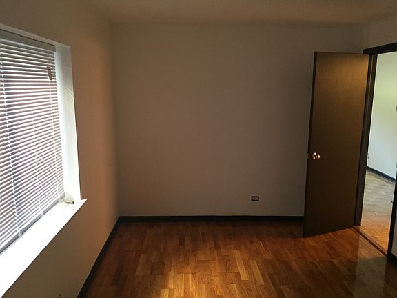 4th image of 8512 W 95th St APT 1E