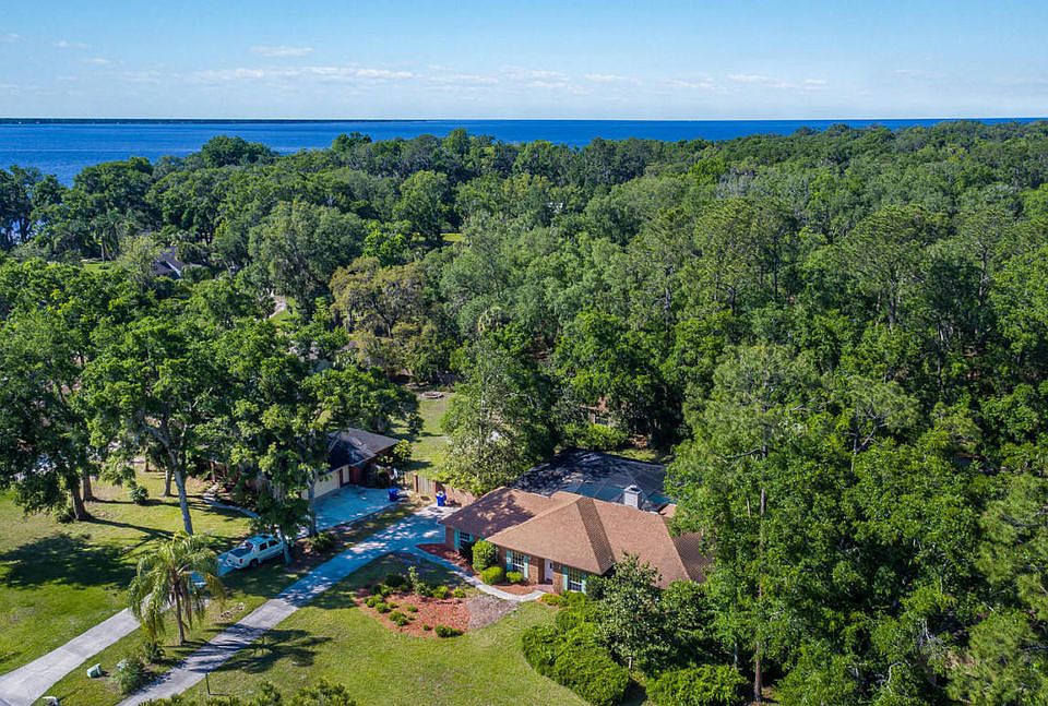 2nd image of 353 Hickory Acres Ln