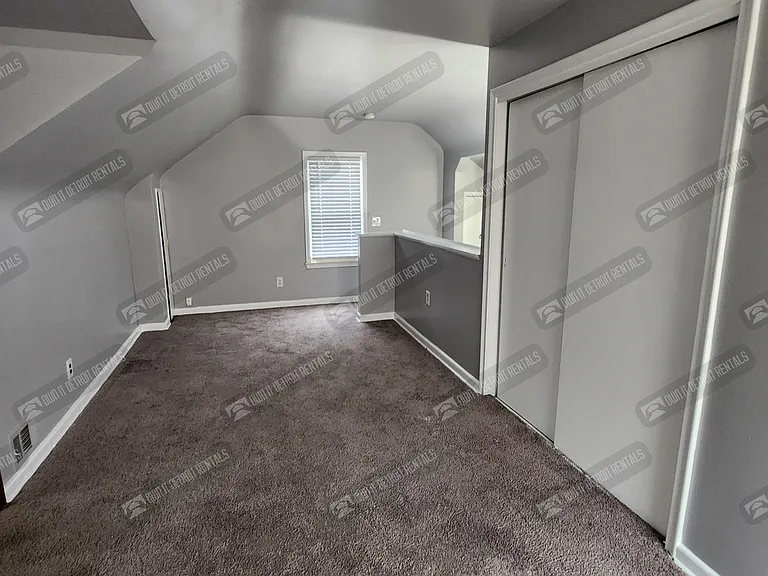 18492 Gilchrist St — Photo 11