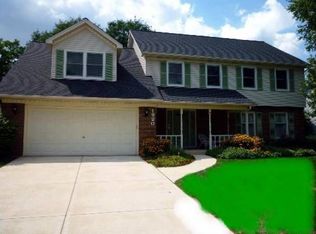 1920 Cromwell Dr, Wheaton, IL 60189