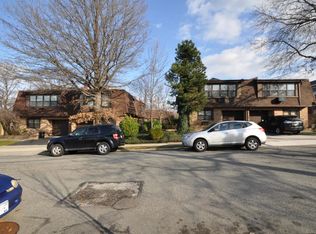 6134 233rd St, Oakland Gardens, NY 11364