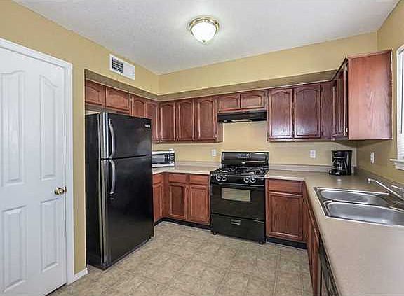 3rd image of 3809 Tierra Aries Pl