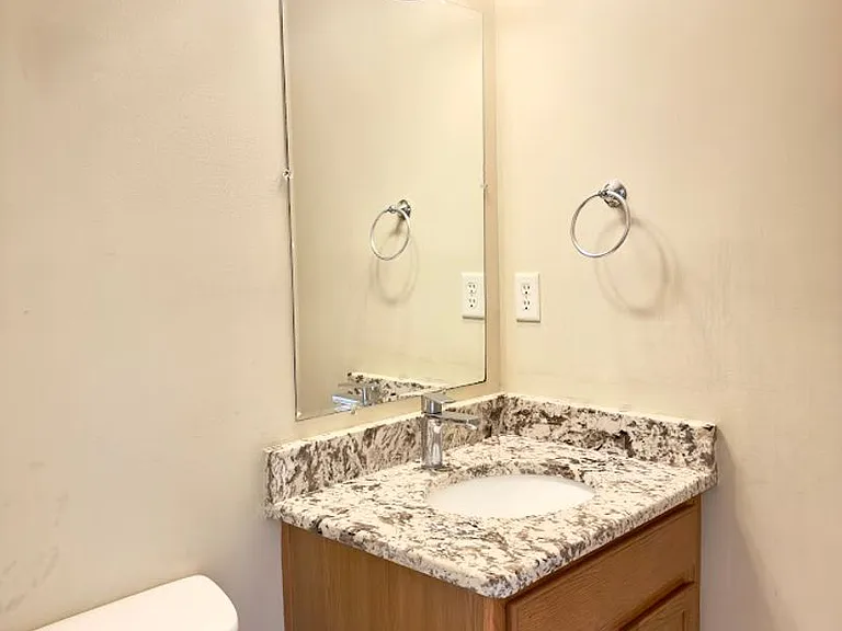 138 Hamilton Dr — Photo 10