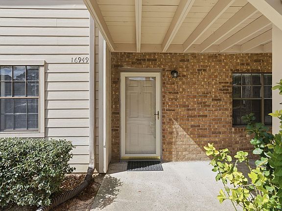 4th image of 16949 Castleton Farms Rd #44