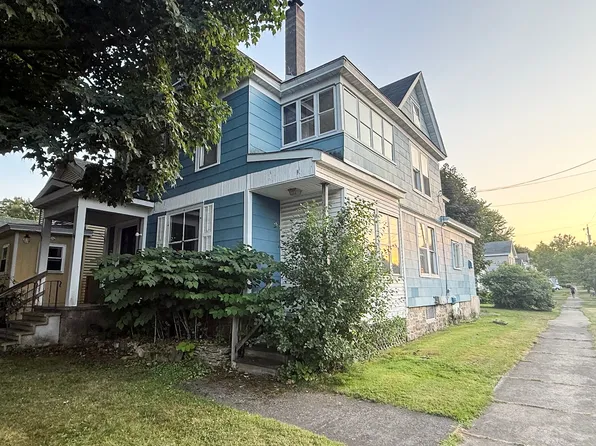 306 W 3rd St #2, Oswego, NY 13126