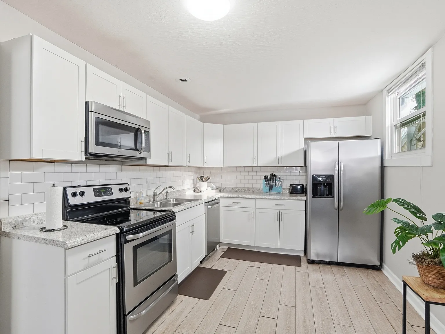 3 bed, 1416 sqft, $2,300 — Photo 4