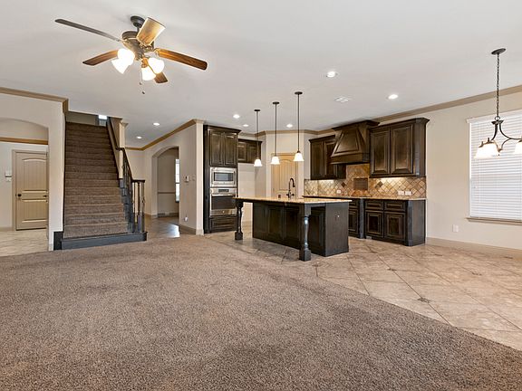 3rd image of 250 Bentley Dr