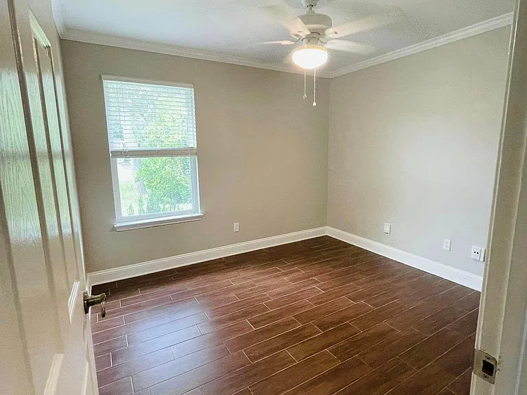 2408 Inverness Rd — Photo 5