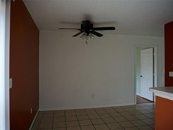 5th image of 416 Belvoir Dr