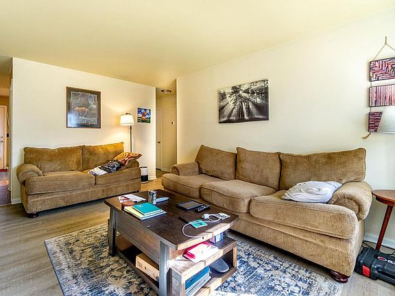 4th image of 815-817 Sweeney Road