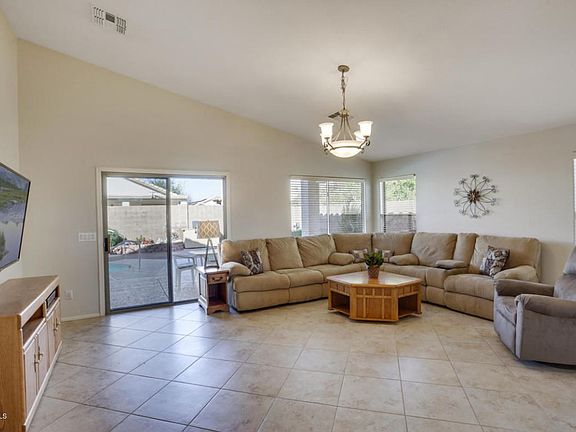 Spacious Family Room