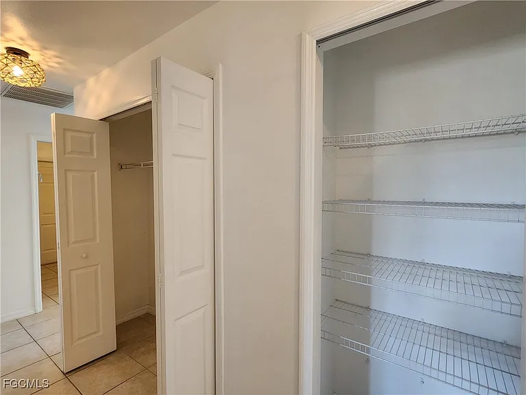 1214 NE 14th Ave #1214 — Photo 3