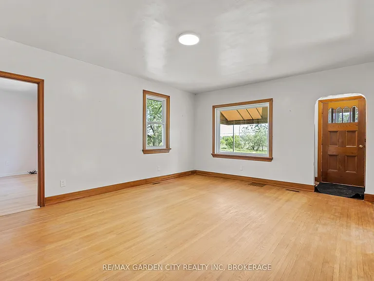 1828 Decew Rd — Photo 6