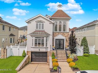 64 Indale Ave, Staten Island, NY 10309