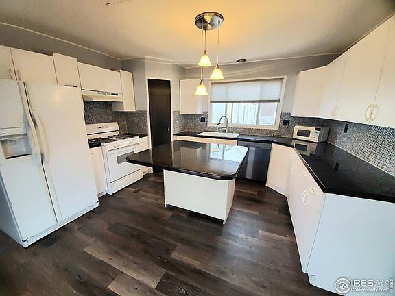 4th image of 221 W 57th St #20B