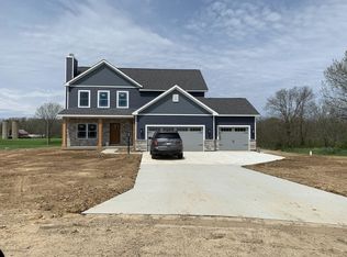 9 Lynmar Ct, Monticello, IL 61856