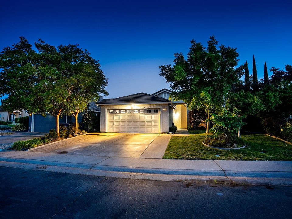 1st image of 3524 Alder Canyon Way