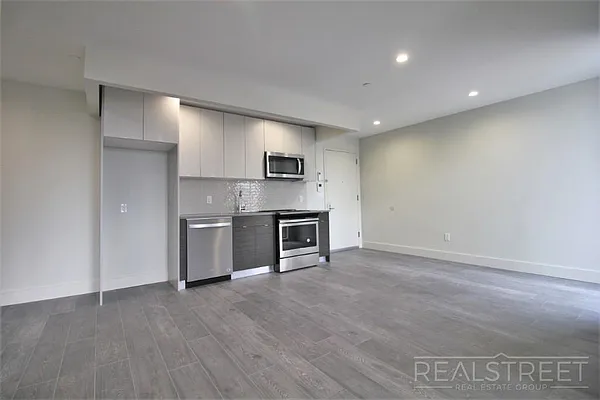 Rented by Real Street Inc | media 2