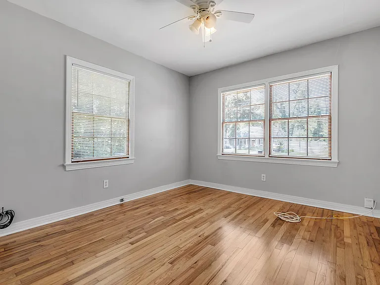 1437 S Meridian St — Photo 8