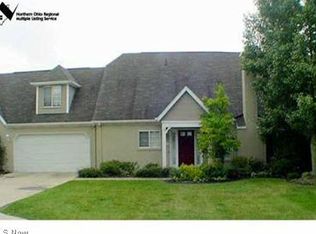 10474 Cobblestone Ln, Twinsburg, OH 44087