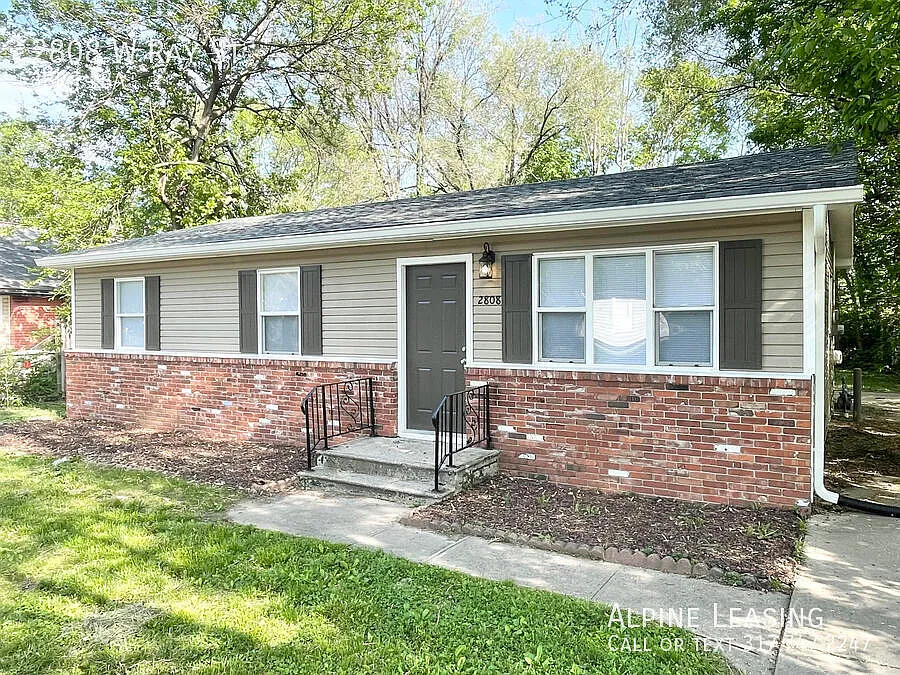 2808 W Ray St photo 1