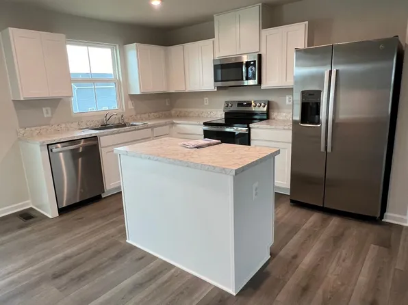 71 Tadpole Landing Rd, Inwood, WV 25428