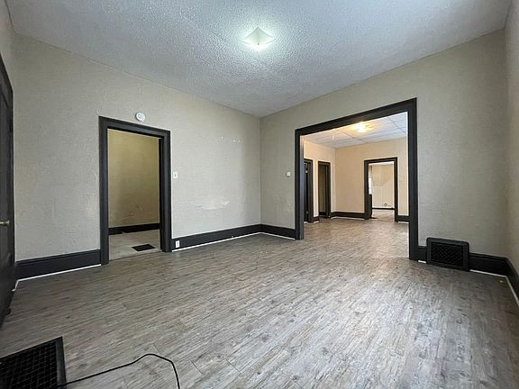 3rd image of 469 W Forest Ave