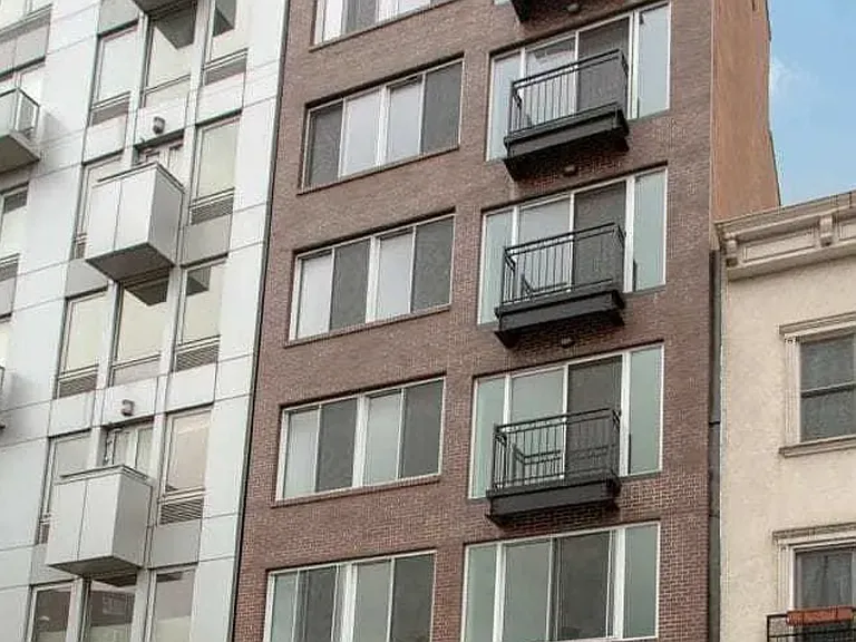 1044 Jackson Ave #4A — Photo 3