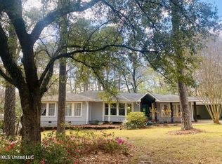 3919 Pinewood Dr, Jackson, MS 39211