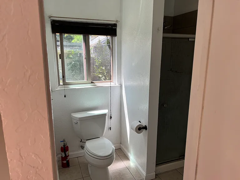 1572 Beaver St #B — Photo 7