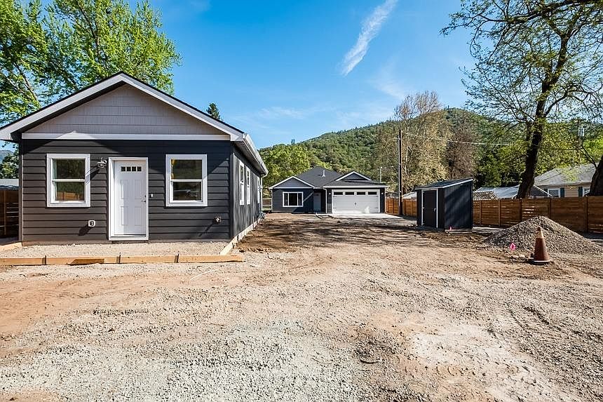 1st image of 1805 2nd Ave #1805.5
