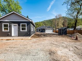 1805 2nd Ave #1805.5, Gold Hill, OR 97525