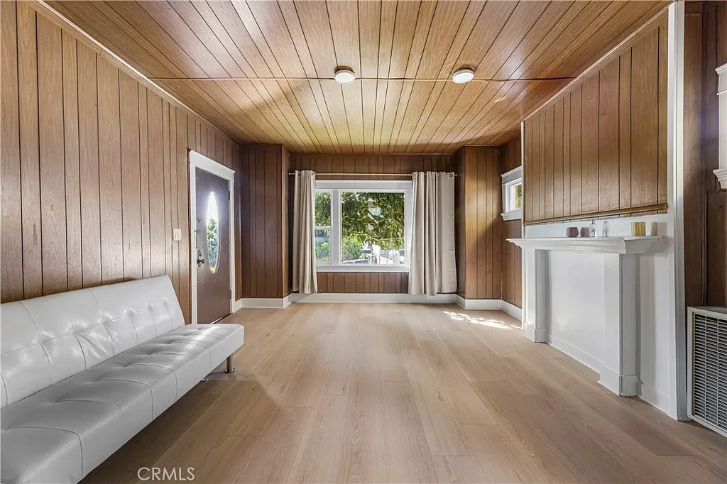 1 bed, 800 sqft, $2,501 — Photo 2