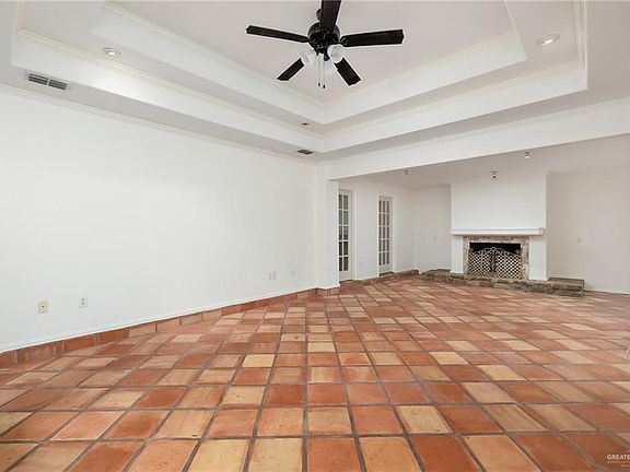 4th image of 1501 Lark Ave